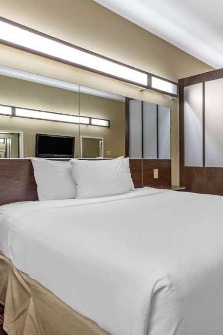 Hotel Microtel Inn & Suites by Wyndham Sylva Dillsboro Area photo 1