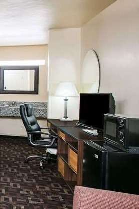 Hotel Super 8 by Wyndham Oklahoma Airport Fairgrounds West photo 2