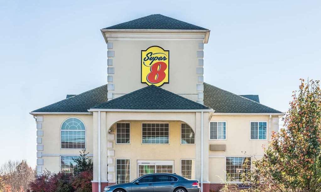 Super 8 by Wyndham Harrisburg Hershey North