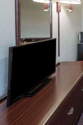 Hotel Super 8 by Wyndham Harrisburg Hershey North photo 3