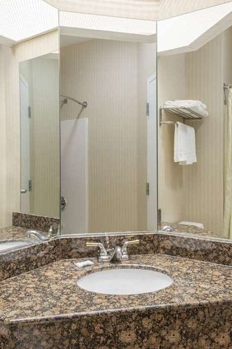 Hotel Super 8 by Wyndham Harrisburg Hershey North photo 4