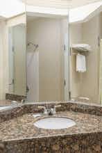 Hotel Super 8 Harrisburg North photo 4