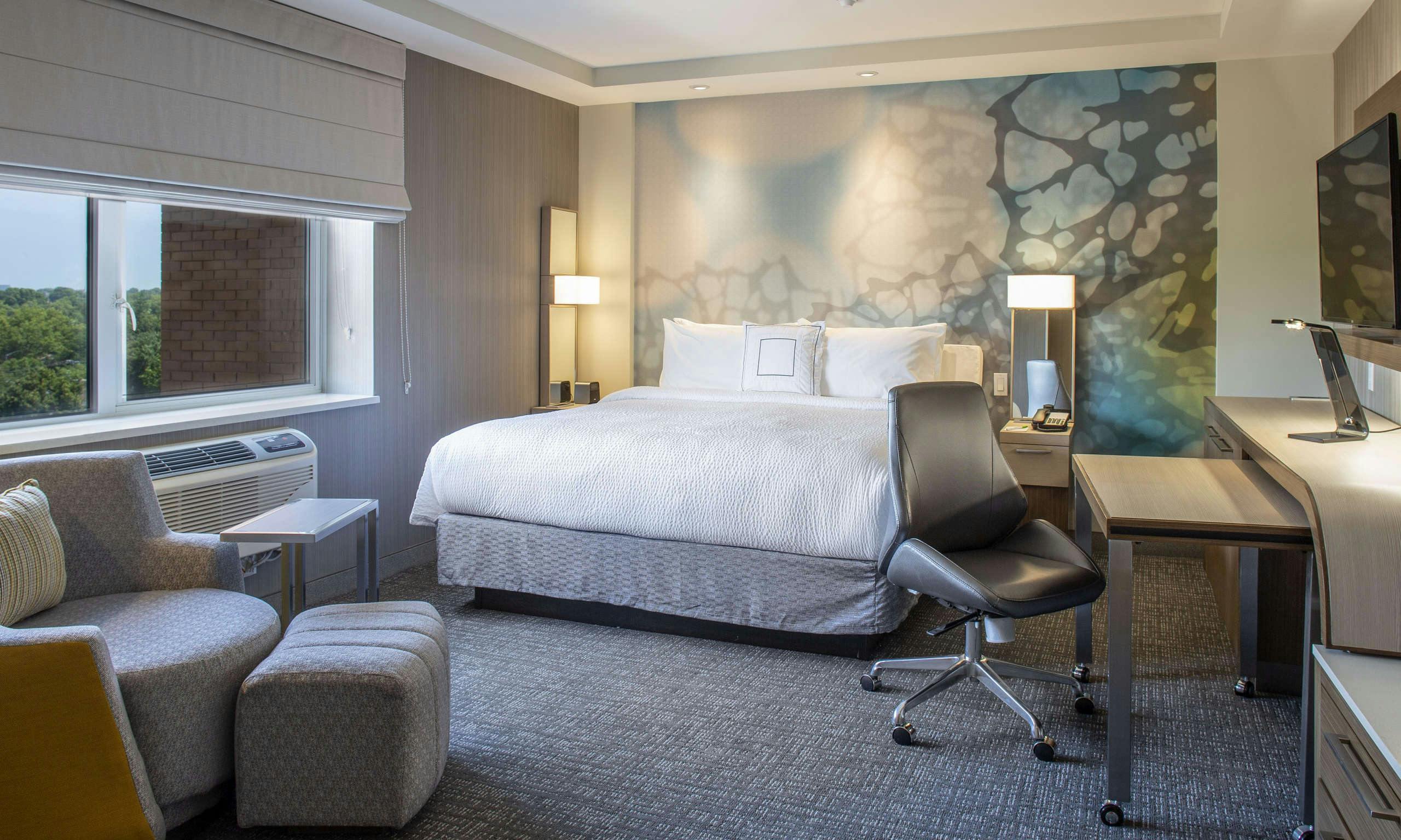 Courtyard by Marriott New York Queens/Fresh Meadows