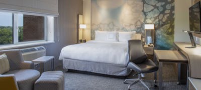 Courtyard by Marriott New York Queens/Fresh Meadows