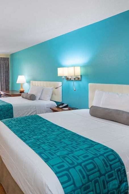 Hotel Howard Johnson by Wyndham Savannah GA photo 2