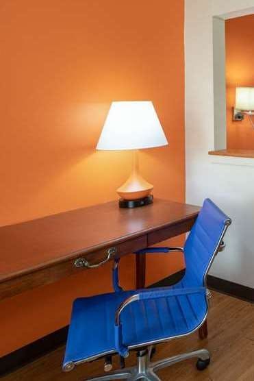 Hotel Howard Johnson by Wyndham Savannah GA photo 3