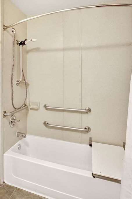 Hotel Days Inn by Wyndham Oklahoma City/Moore photo 4