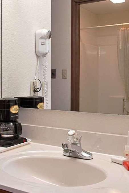 Hotel Super 8 by Wyndham Crawfordsville photo 5