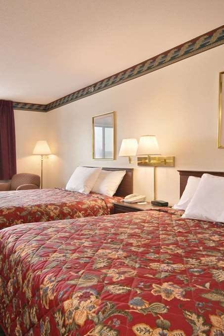 Hotel Super 8 by Wyndham Crawfordsville photo 3