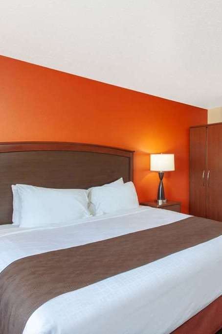 Hotel AmericInn by Wyndham St. Cloud MN I-94 photo 1