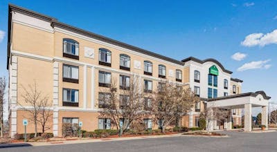 Wingate by Wyndham Chicago Schaumburg