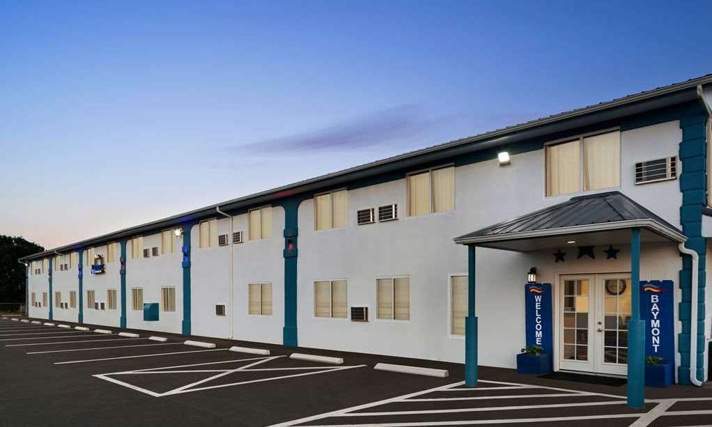 Baymont by Wyndham Hutchinson