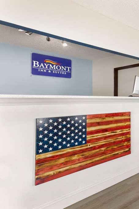 Hotel Baymont by Wyndham Hutchinson photo 4