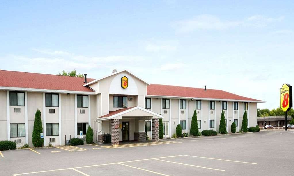 Super 8 by Wyndham Eau Claire WI
