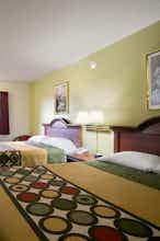 Hotel Super 8 by Wyndham Eau Claire WI photo 2