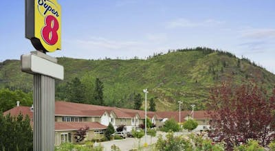 Super 8 by Wyndham West Kelowna BC