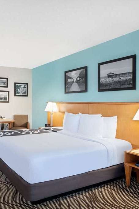 Hotel La Quinta Inn by Wyndham Cocoa Beach-Port Canaveral photo 1