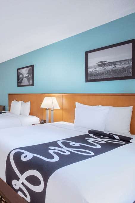 Hotel La Quinta Inn by Wyndham Cocoa Beach-Port Canaveral photo 2