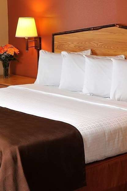 Hotel AmericInn Oswego photo 1