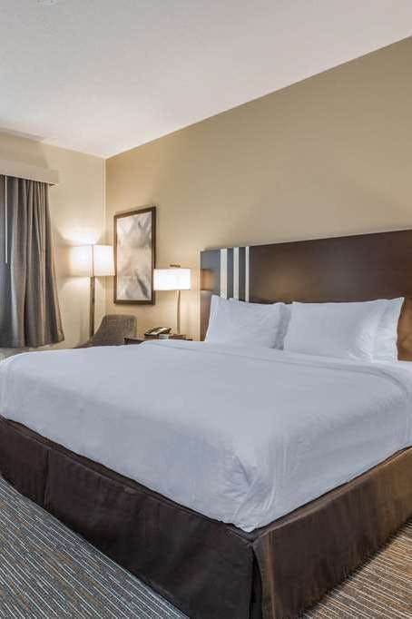 Hotel Wingate by Wyndham Gurnee photo 1