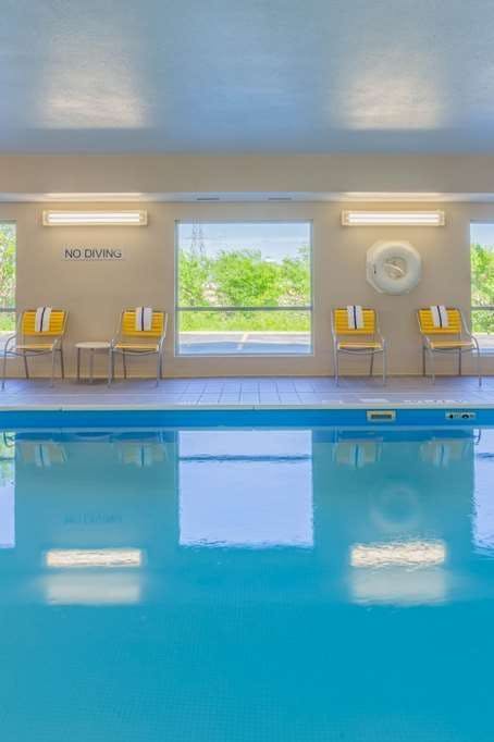 Hotel Wingate by Wyndham Gurnee photo 4