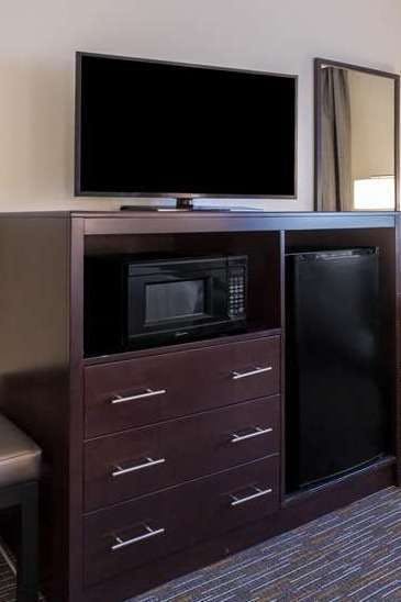 Hotel Wingate by Wyndham Gurnee photo 3