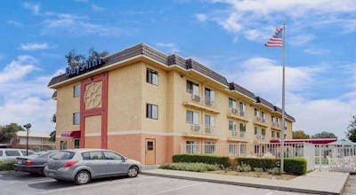 Days Inn by Wyndham Woodland