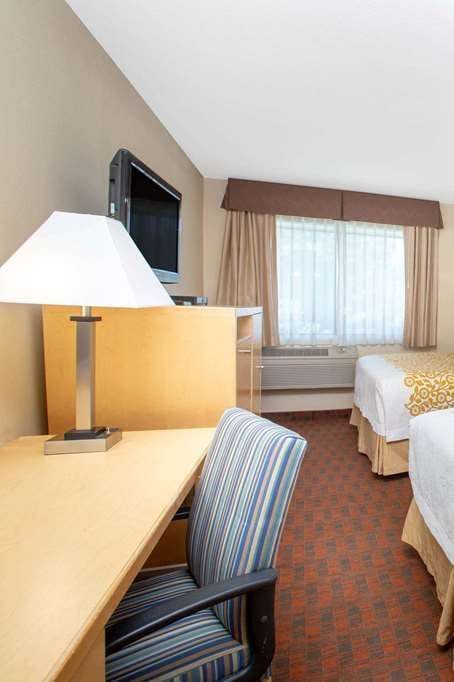 Hotel Days Inn by Wyndham Woodland photo 2