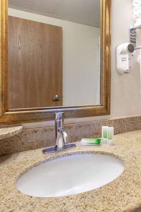 Hotel AmericInn by Wyndham Willmar photo 5