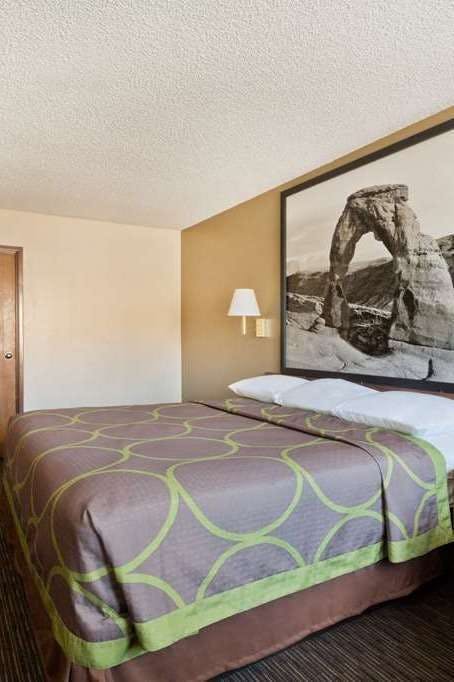 Hotel Super 8 by Wyndham Richfield UT photo 1