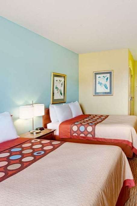 Hotel Super 8 by Wyndham Salisbury photo 4