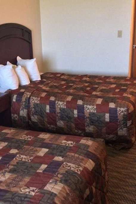 Hotel Baymont by Wyndham Harlan photo 2