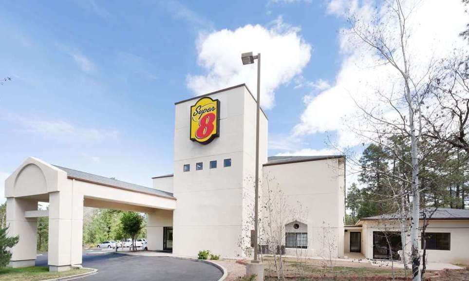 Super 8 by Wyndham Show Low