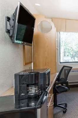 Hotel Super 8 by Wyndham Show Low photo 3