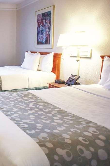 Hotel La Quinta Inn Moline Airport photo 2