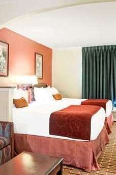 Hotel Days Inn by Wyndham Dallas Plano photo 2