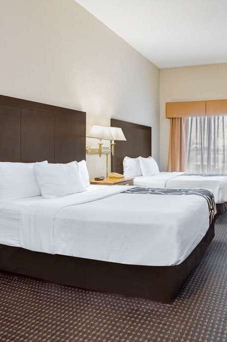 Hotel La Quinta Inn & Suites by Wyndham Mt. Laurel - Philadelphia photo 2