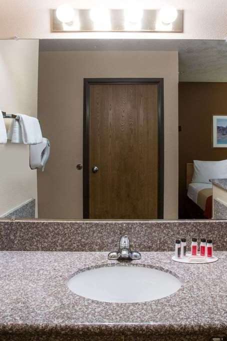 Hotel Days Inn by Wyndham Hurricane/Zion National Park Area photo 4