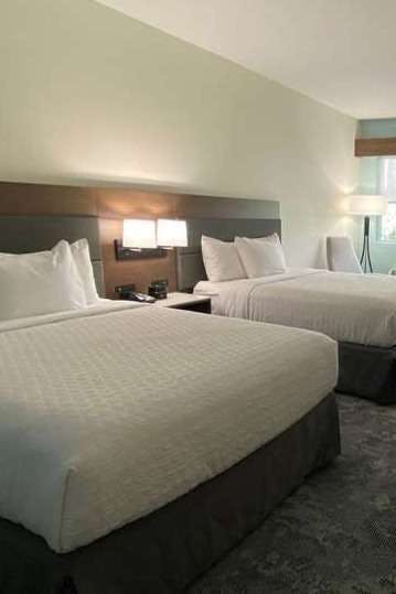 Hotel La Quinta Inn & Suites by Wyndham Santa Cruz photo 3