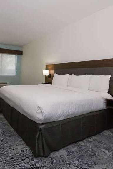 Hotel La Quinta Inn & Suites by Wyndham Santa Cruz photo 2