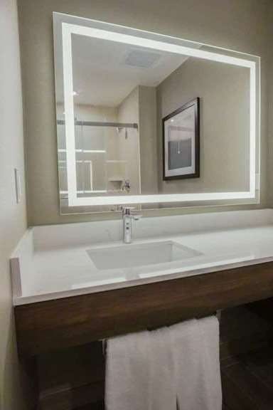 Hotel La Quinta Inn & Suites by Wyndham Santa Cruz photo 4