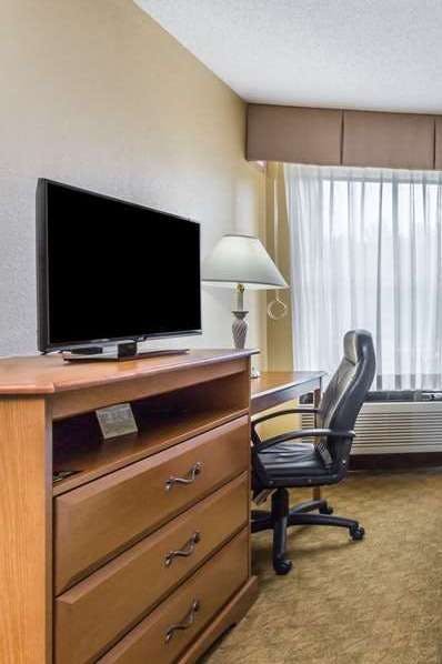 Hotel Days Inn by Wyndham Selma photo 3