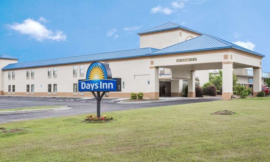 Days Inn by Wyndham Selma
