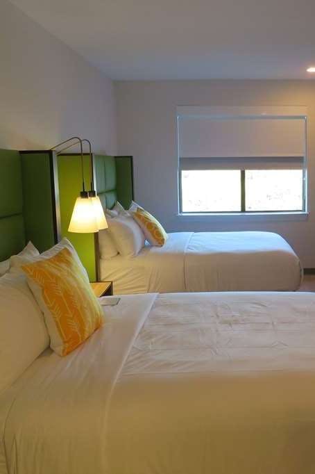 Hotel Wyndham Garden College Station photo 2