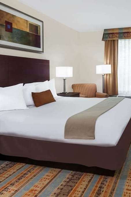 Hotel Baymont by Wyndham Henderson photo 1