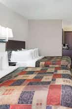 Hotel Ramada Weyburn photo 3