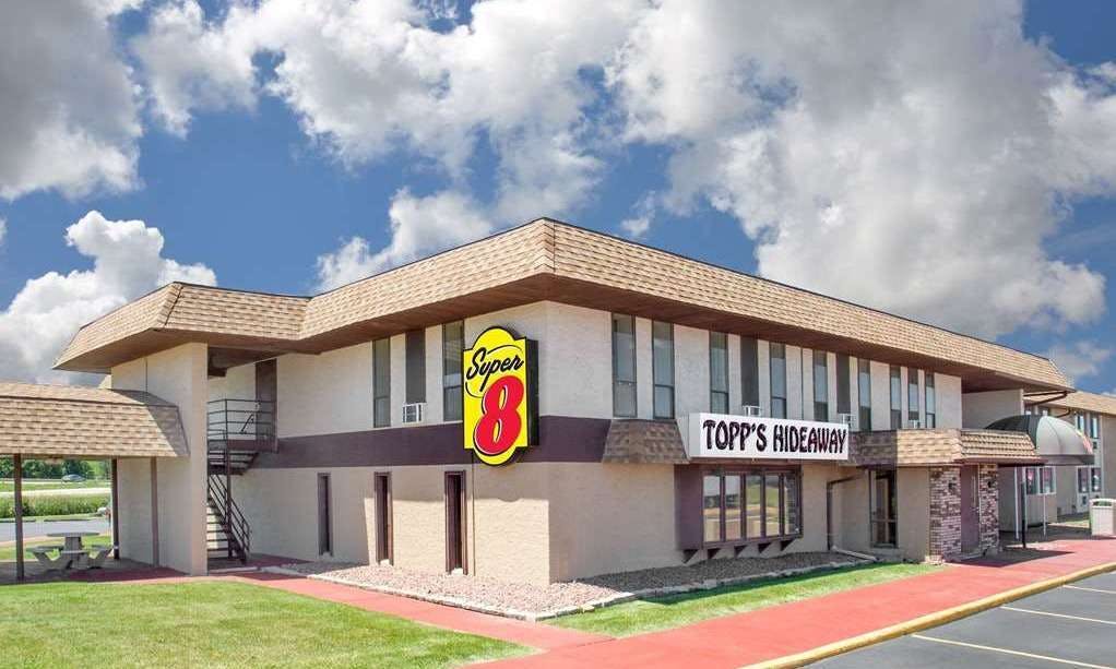 Super 8 by Wyndham Windsor/Madison North