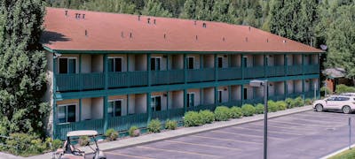 Flying Saddle Resort