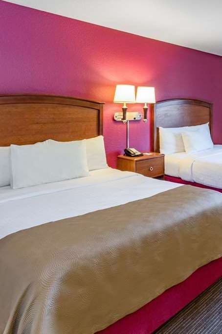 Hotel AmericInn by Wyndham Medora photo 2