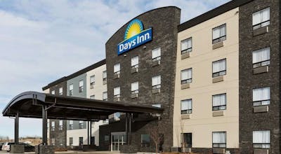 Days Inn by Wyndham Calgary North Balzac